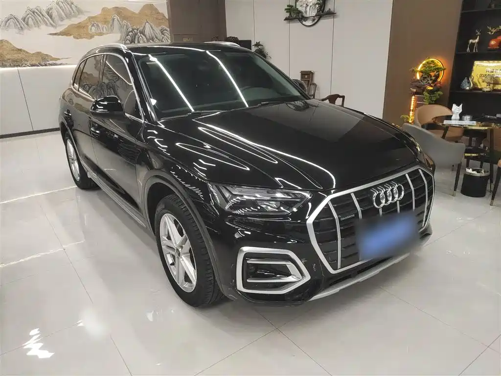 Audi Q5 L 40 T Fashion Elegant