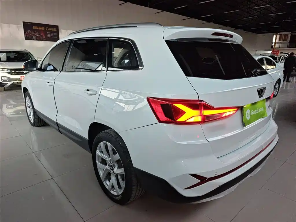 Jetta VS7 280 TSI Auto Progressive