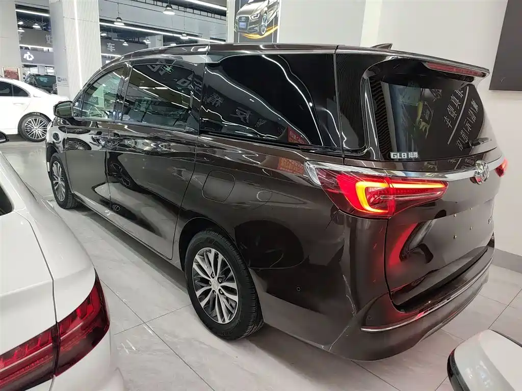Buick GL8 ES LaCrosse 653 T Premium