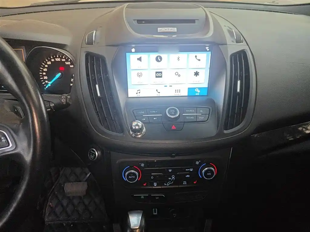 Kuga EcoBoost 180 2 WD Grand Wing