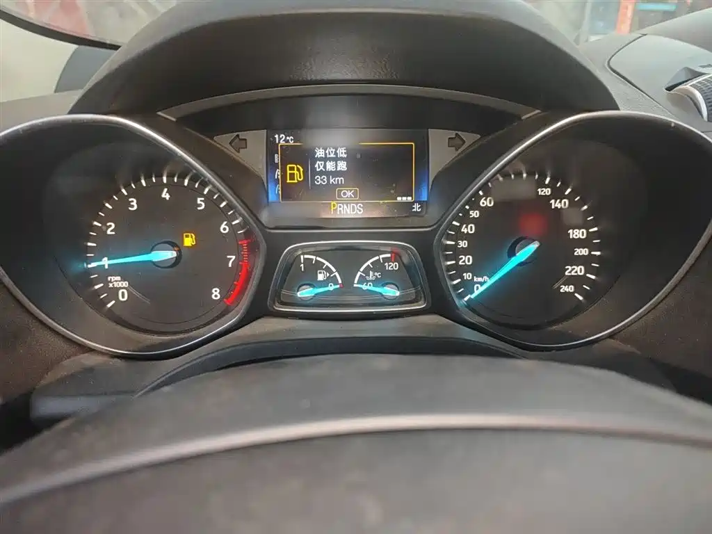 Kuga EcoBoost 180 2 WD Grand Wing