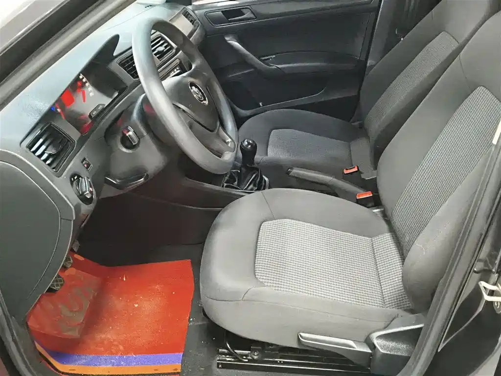 Santana 1.6 L Manual Style
