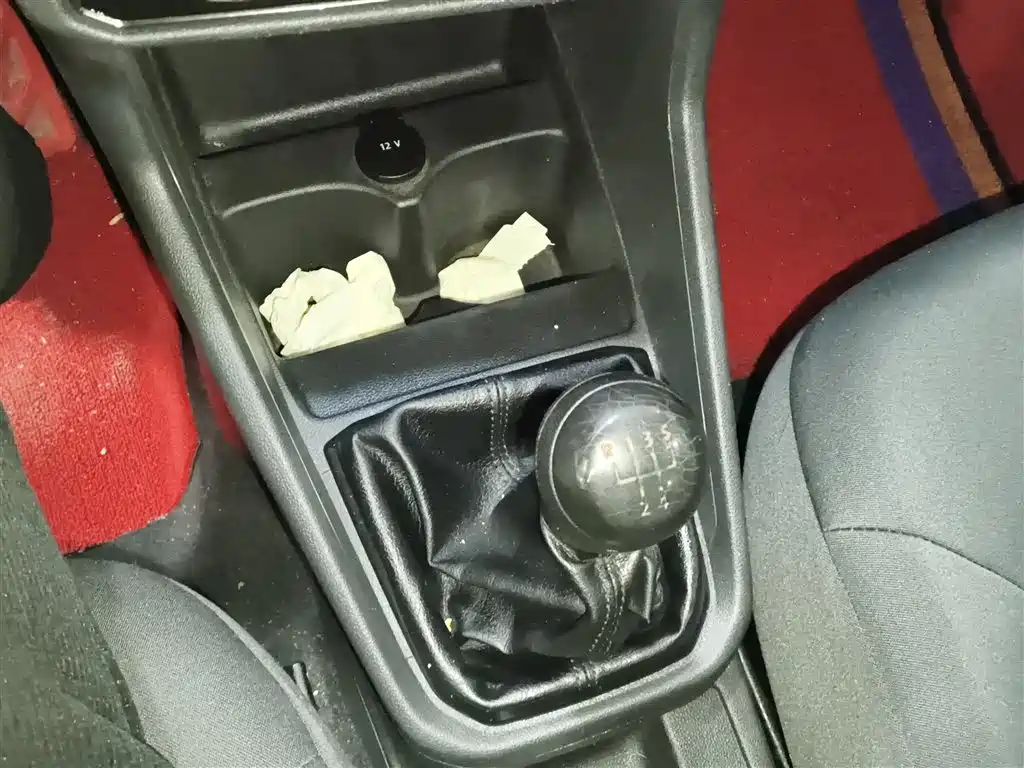 Santana 1.6 L Manual Style