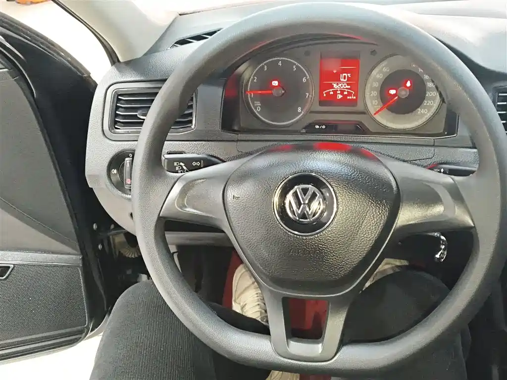 Santana 1.6 L Manual Style