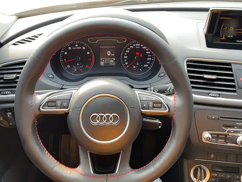Audi Q3 35 TFSI Million Commemorative Smart Leading