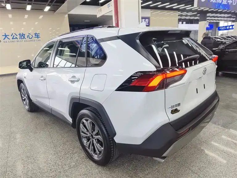 Toyota RAV4 2.0 L CVT 2 WD Style Plus