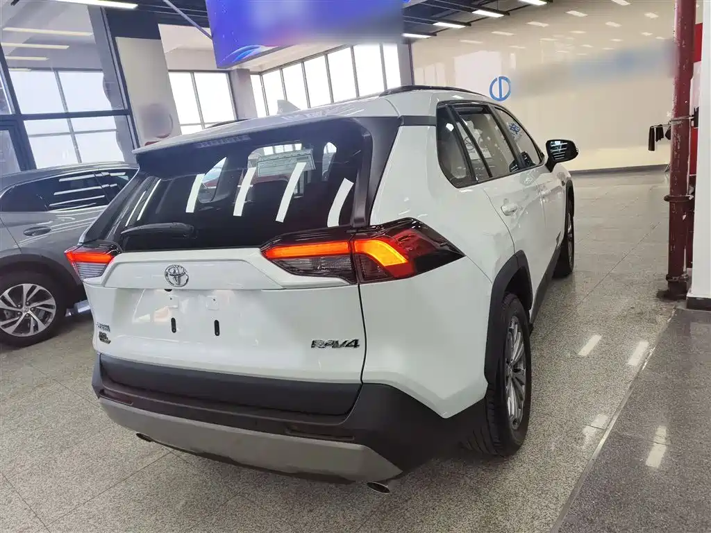 RAV4 2.0 L CVT 2 WD Style Plus
