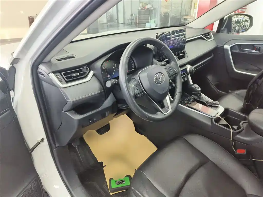 RAV4 2.0 L CVT 2 WD Style Plus