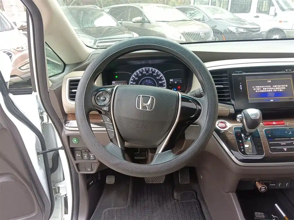 Odyssey 2.4 L Luxury