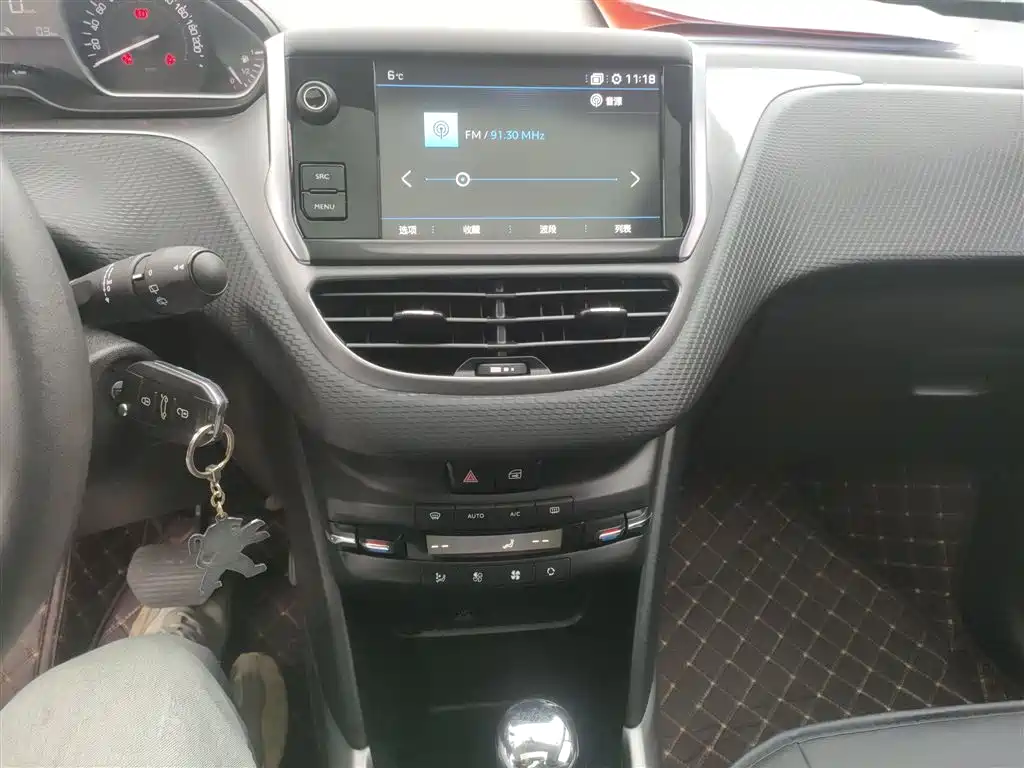 Peugeot 2008 2018 1.6 L Auto Fashion
