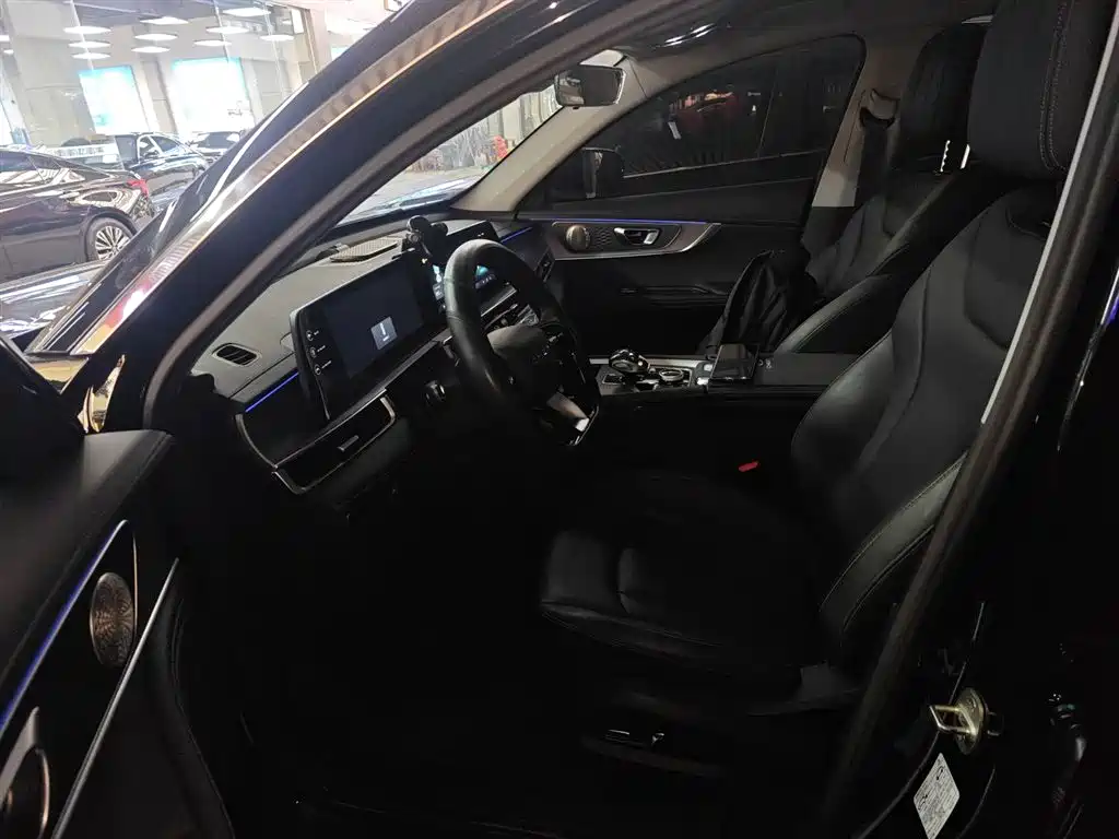 Tiggo 8 PRO 290 T 2 WD Luxury
