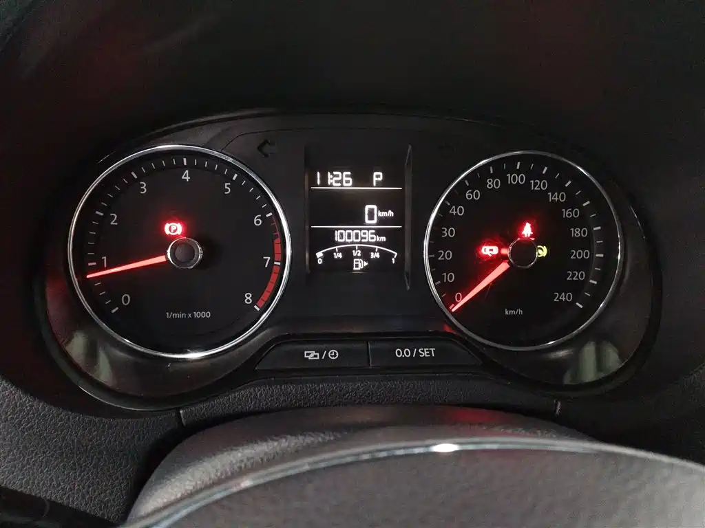Polo 1.6 L Auto Luxury