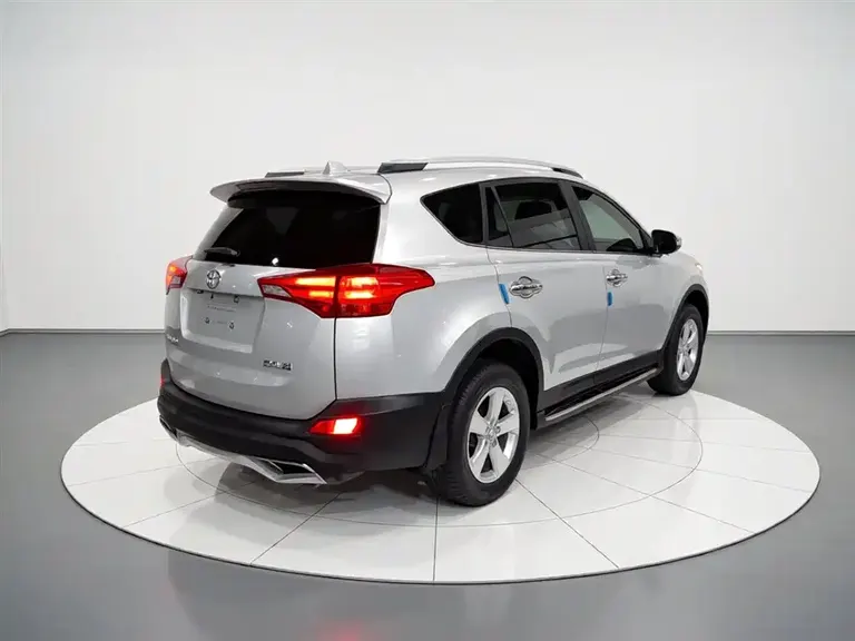 Toyota RAV4 2.0 L CVT 2 WD Urban