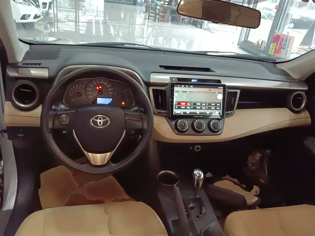 RAV4 2.0 L CVT 2 WD Urban