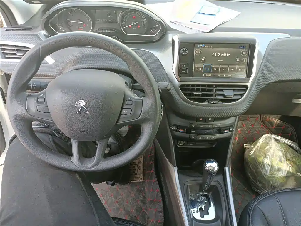 Peugeot 2008 2014 1.6 L Auto Fashion