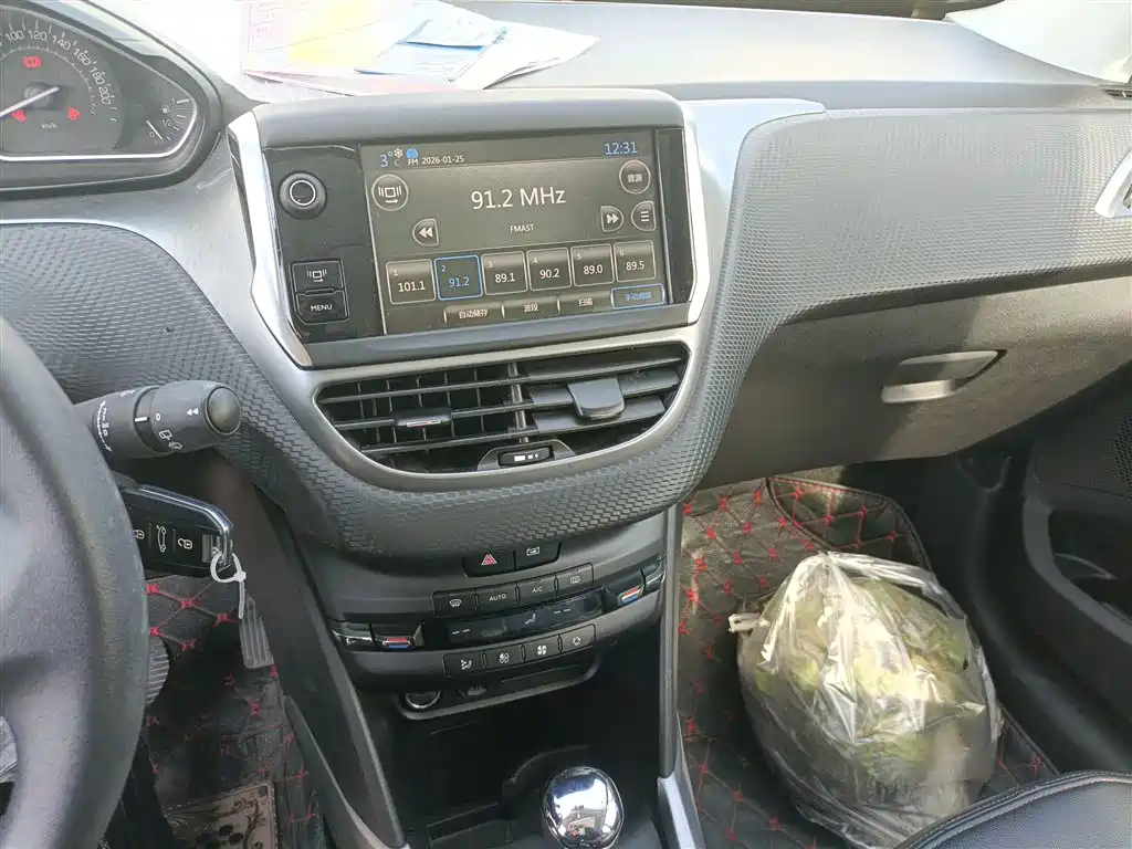 Peugeot 2008 2014 1.6 L Auto Fashion