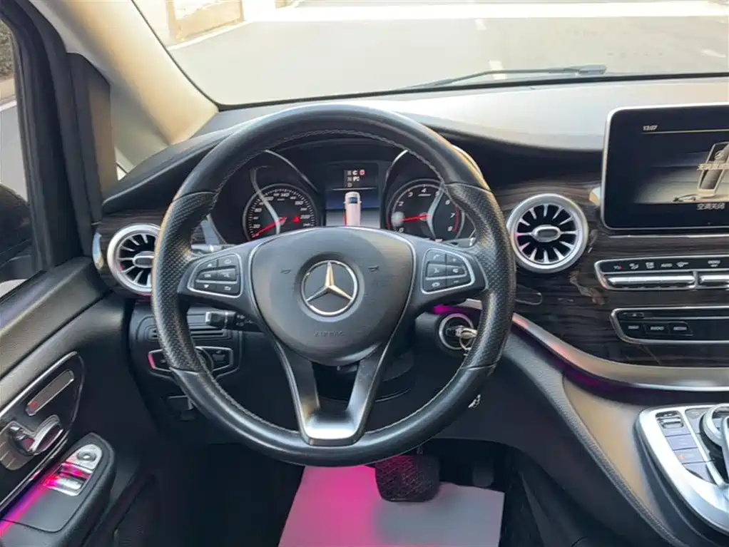 Mercedes-Benz V-Class V 260 Navigator CN-VI