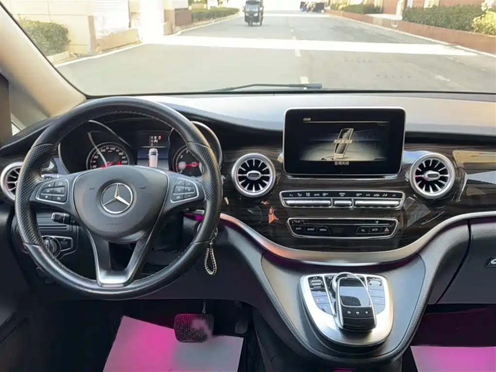Mercedes-Benz V-Class V 260 Navigator CN-VI