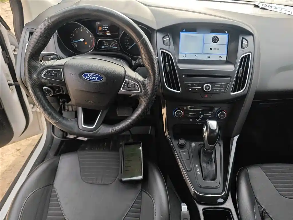 Focus Sedan EcoBoost 180 Auto Elite