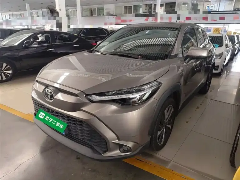Toyota Frontlander 2.0 L CVT Luxury PLUS