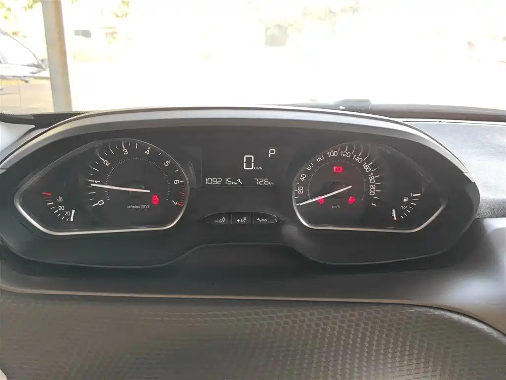 Peugeot 2008 2014 1.6 L Auto Fashion