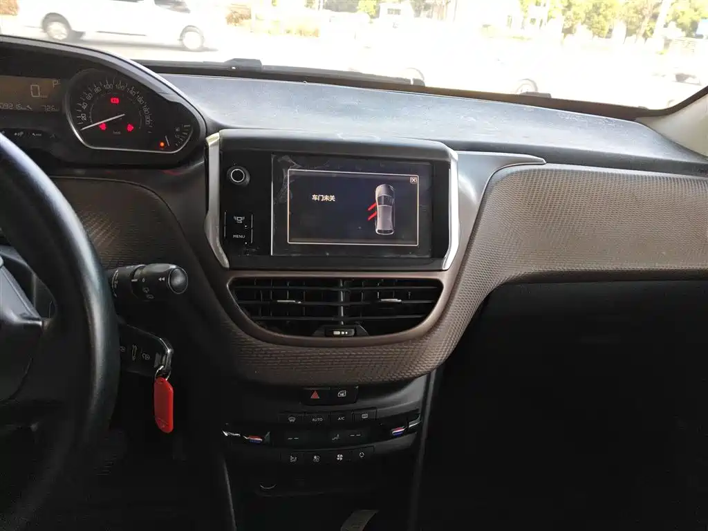 Peugeot 2008 2014 1.6 L Auto Fashion