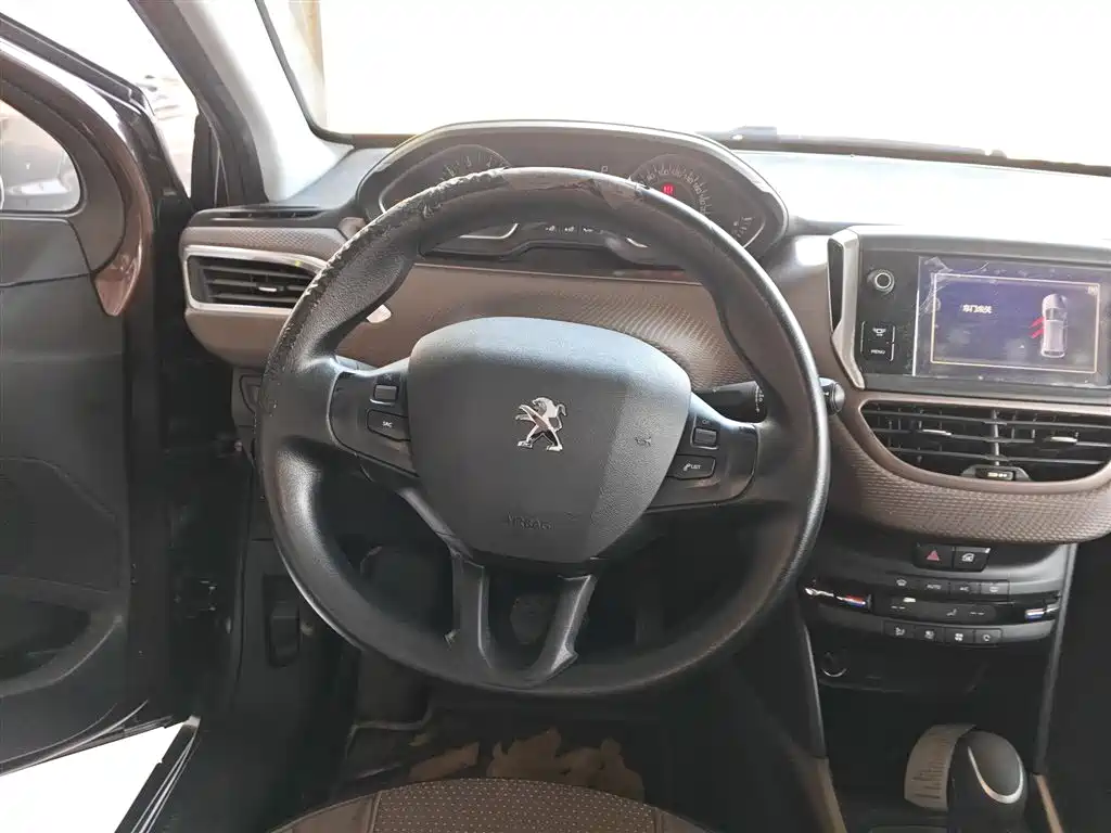 Peugeot 2008 2014 1.6 L Auto Fashion