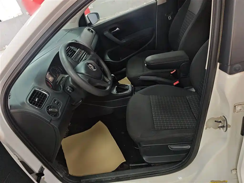 Polo 1.6 L Auto Comfort
