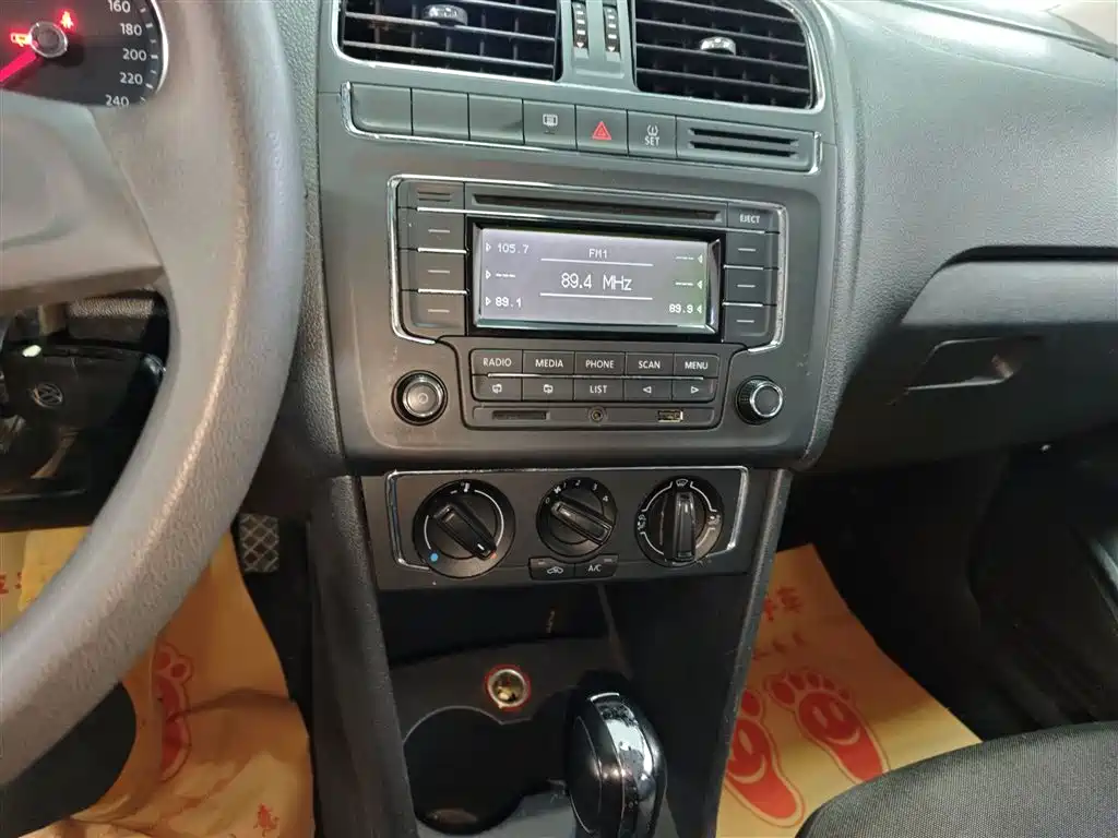 Polo 1.6 L Auto Comfort