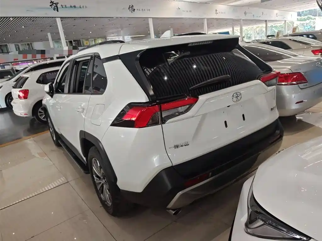 RAV4 2.0 L CVT 2 WD Style Plus