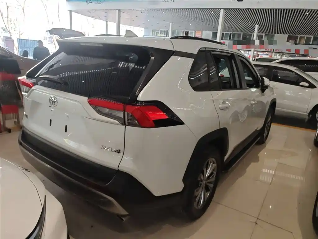 RAV4 2.0 L CVT 2 WD Style Plus