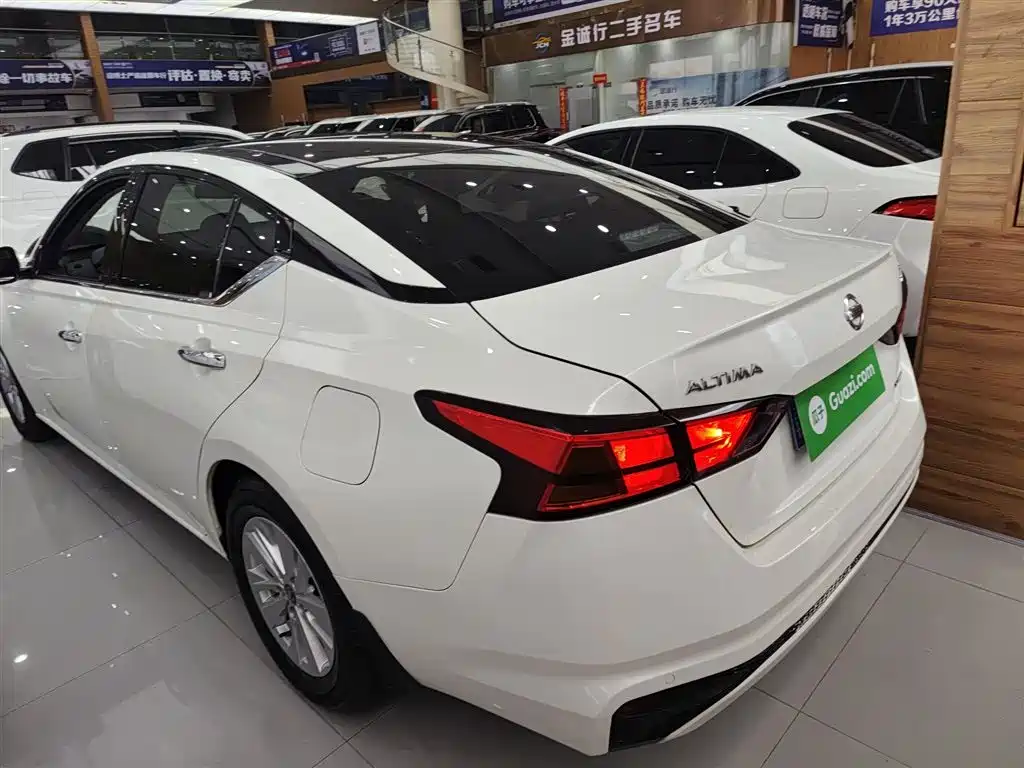 Teana 2.0 L XL Comfort