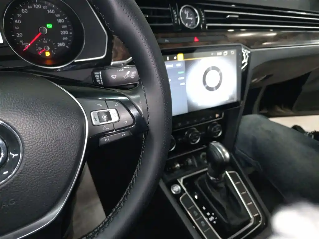 Magotan 330 TSI DSG Luxury
