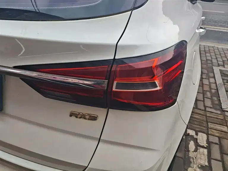 Roewe RX3 荣威RX3 2018款 1.6 L 手动旗舰版