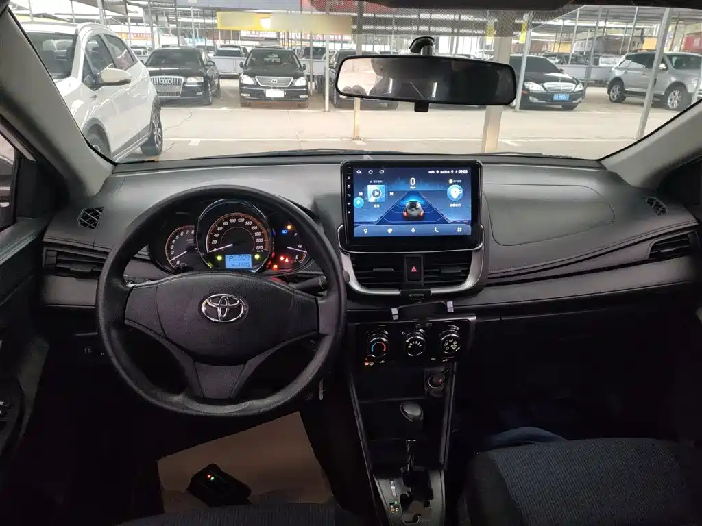 YARiS L Zhixiang 1.5 L CVT Leading
