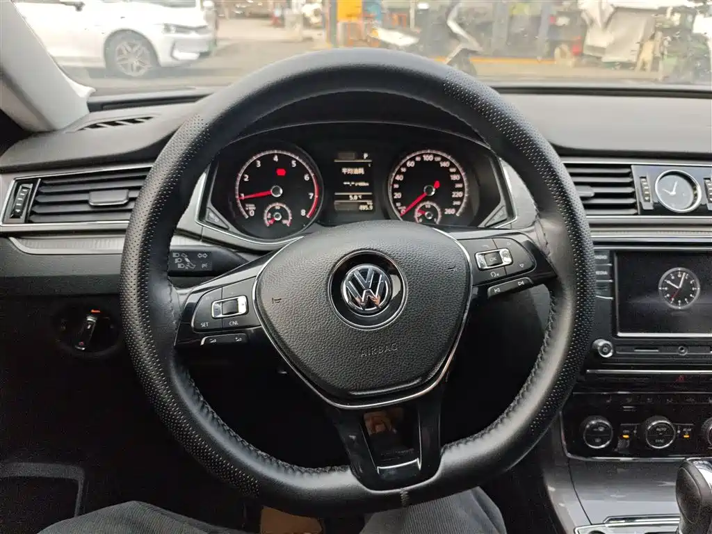 Passat 330 TSI DSG Honored