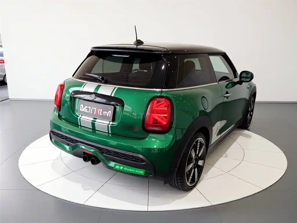 MINI 2.0 T COOPER S Artist