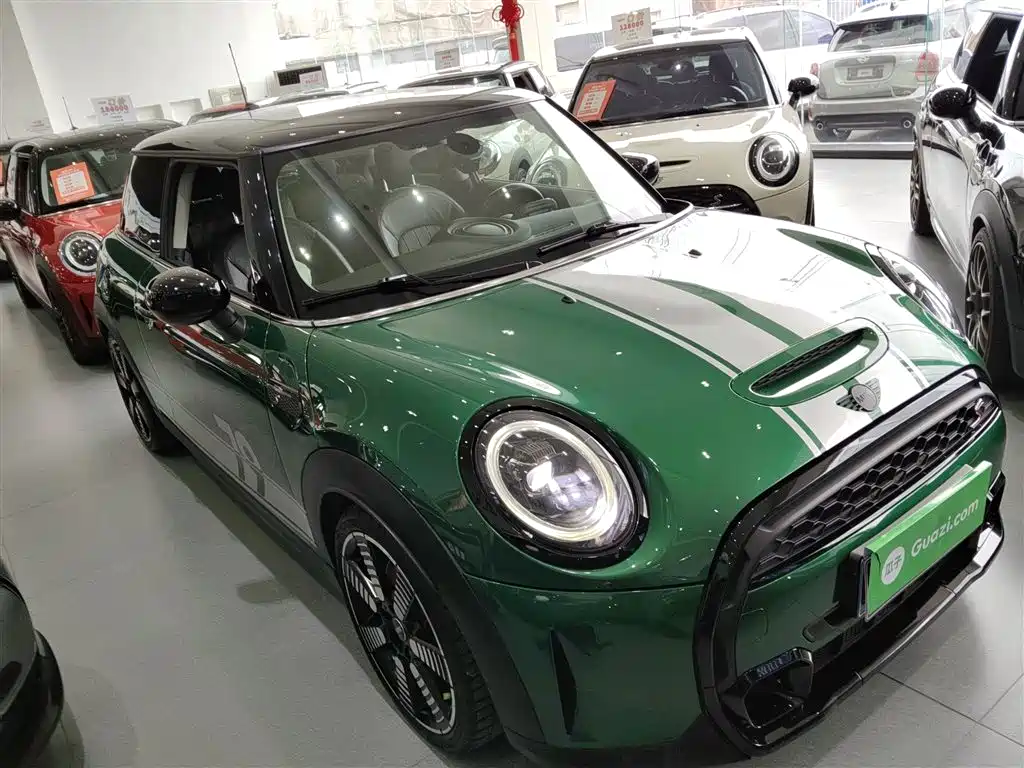 MINI 2.0 T COOPER S Artist