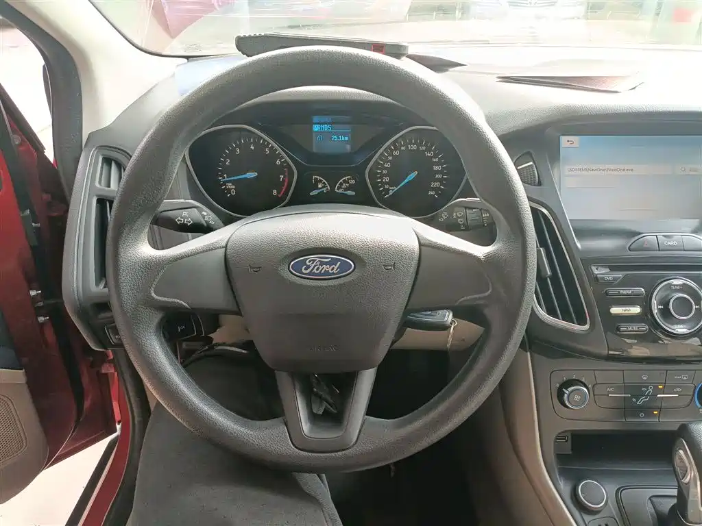 Focus Sedan 1.6 L Auto Comfort Smart Travel