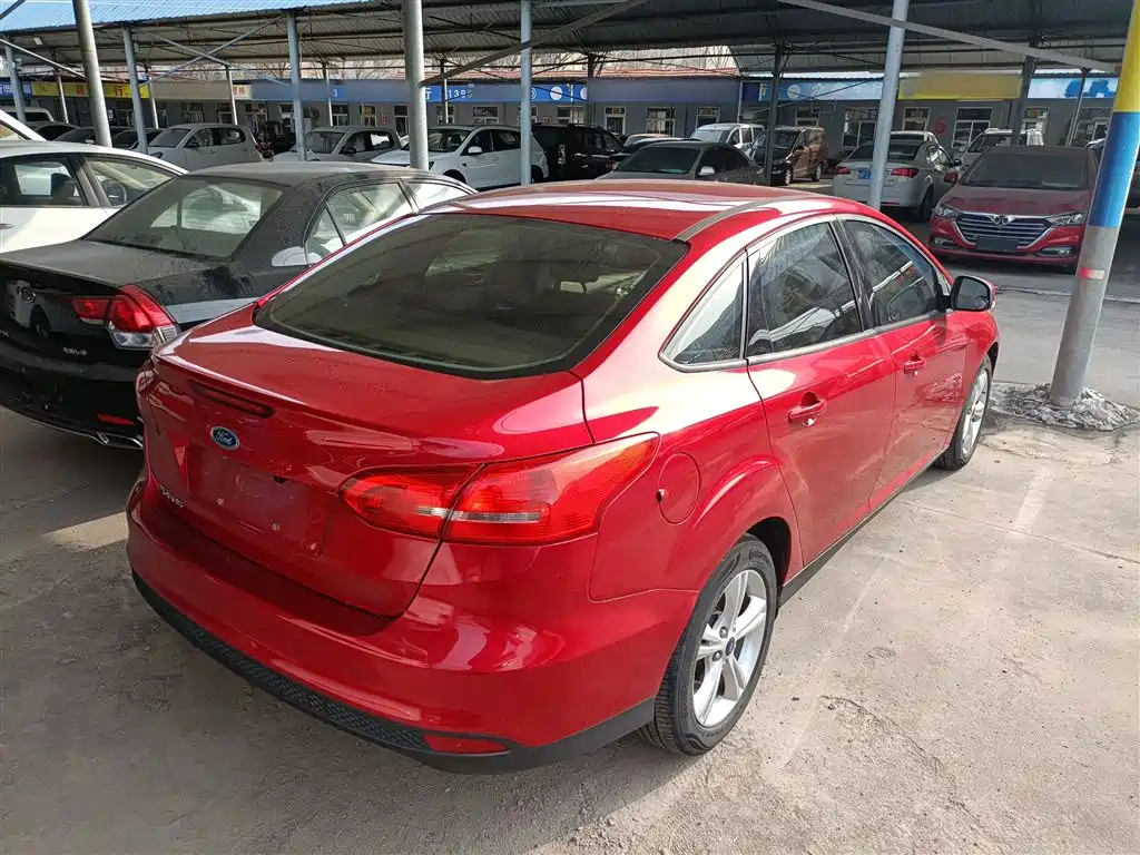 Focus Sedan 1.6 L Auto Comfort Smart Travel