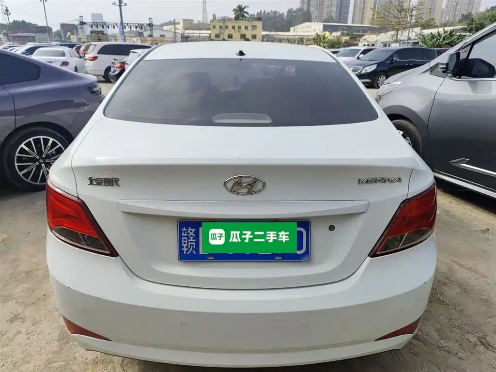 Accent 1.4 L Auto Intelligent GLS