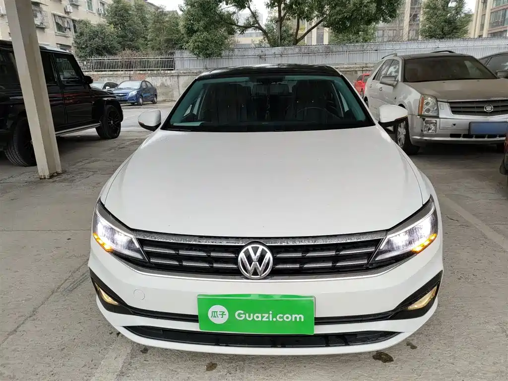 Lamando Facelift 280 TSI DSG Comfort