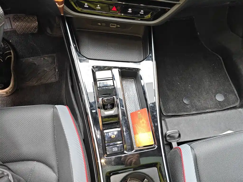 Lamando Lamando L 280 TSI DSG Spicy Cool