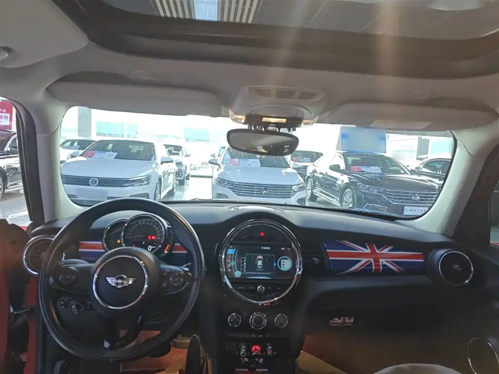 MINI 1.5 T ONE PLUS 5-door