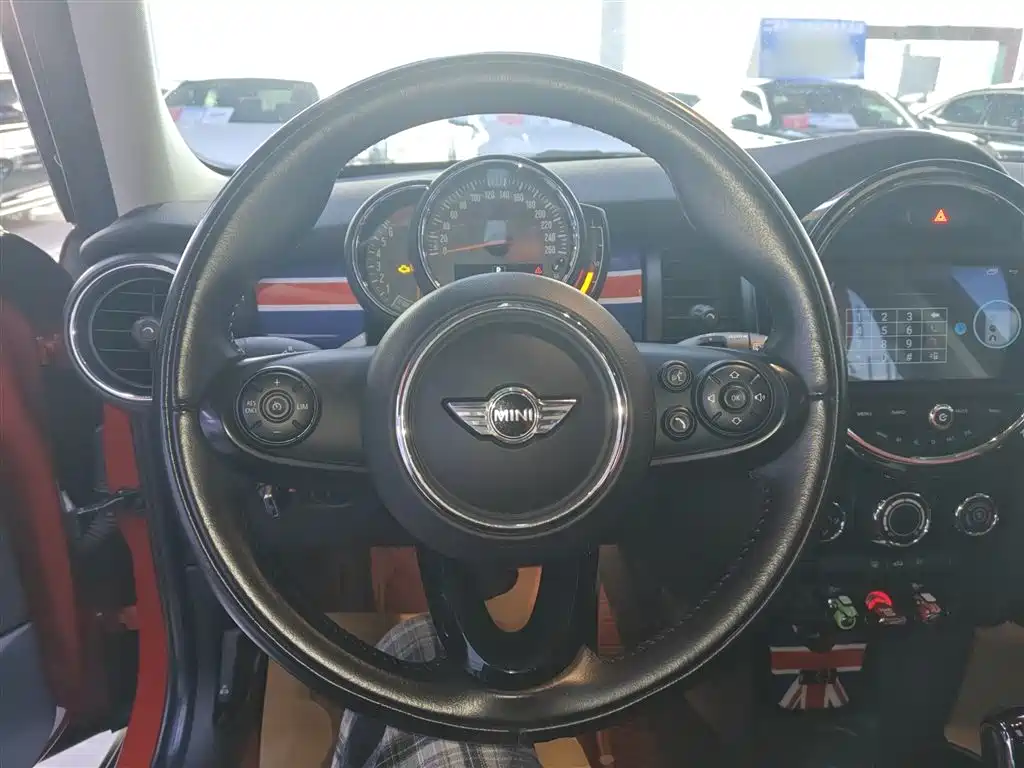 MINI 1.5 T ONE PLUS 5-door