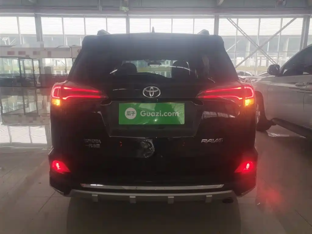 RAV4 2.0 L CVT 2 WD Style CN-V