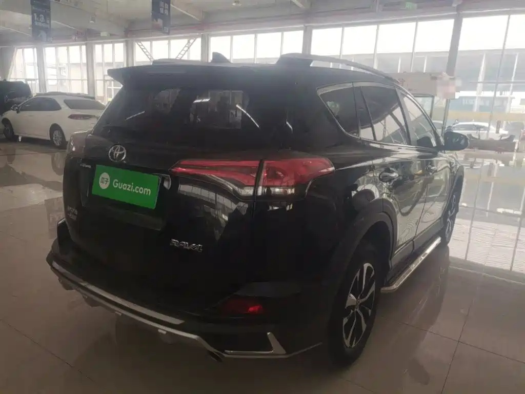RAV4 2.0 L CVT 2 WD Style CN-V