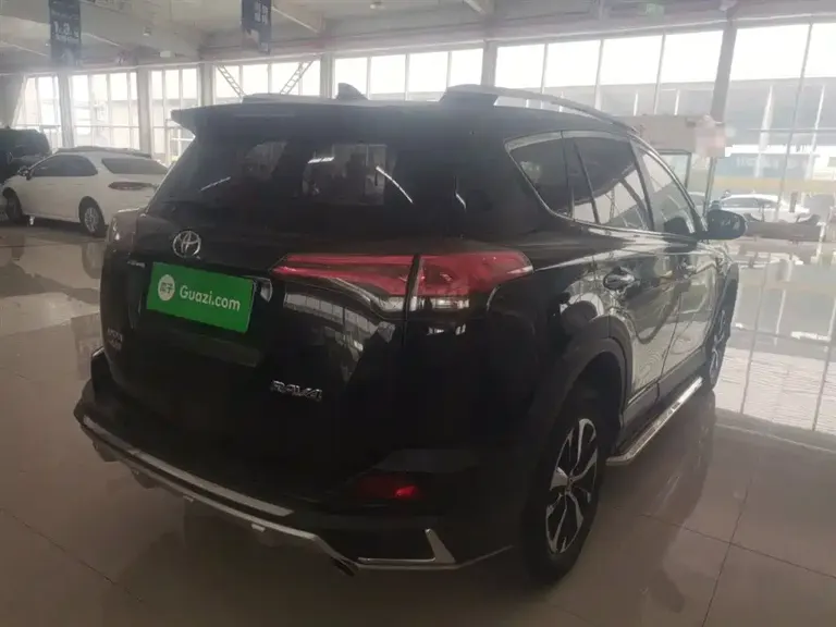 Toyota RAV4 2.0 L CVT 2 WD Style CN-V