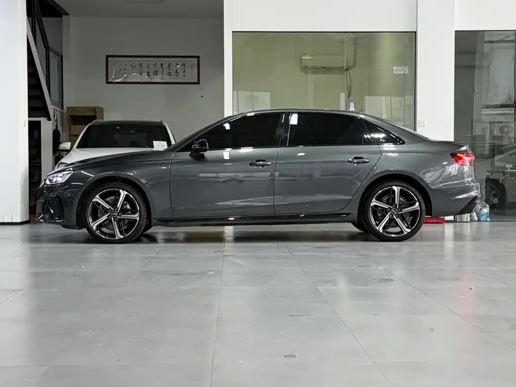 Audi A4 L 40 TFSI Luxury Dynamic Starry Night