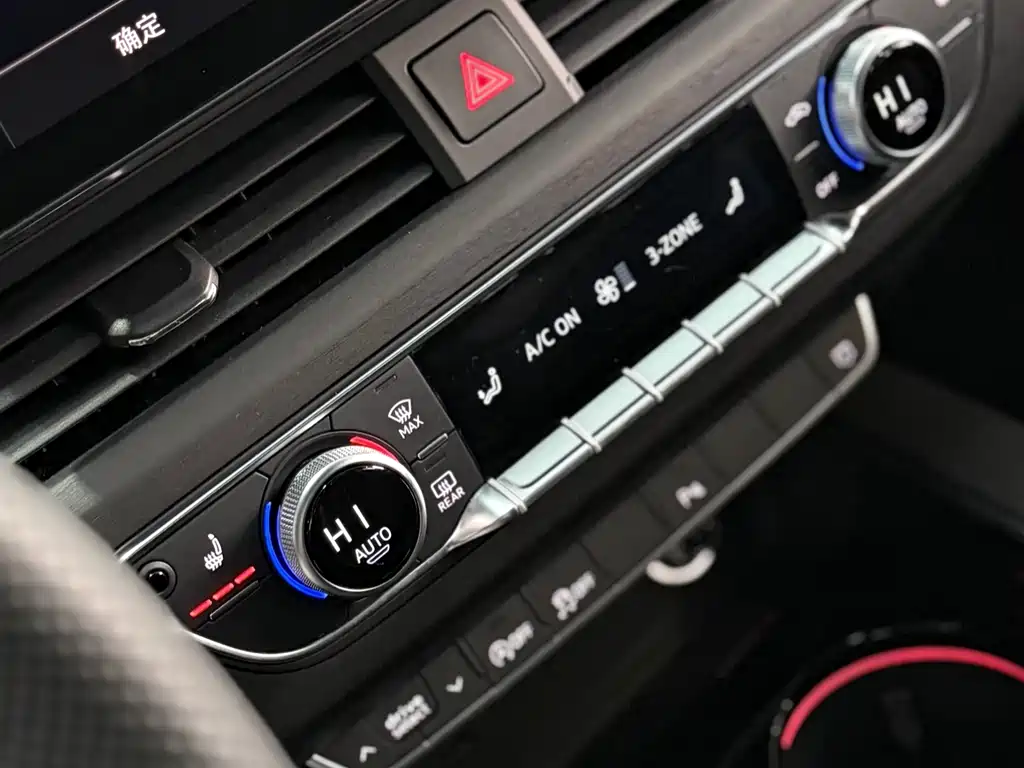 Audi A4 L 40 TFSI Luxury Dynamic Starry Night